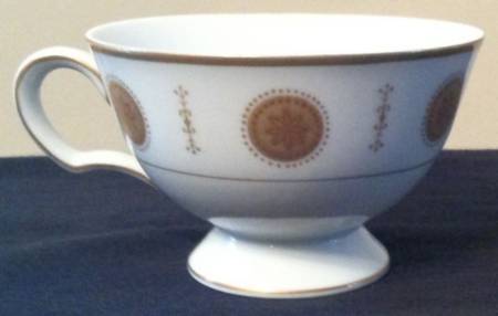 8314 Footed Cup