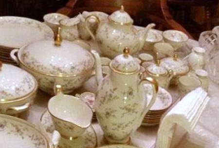 01095 Teapot & Lid