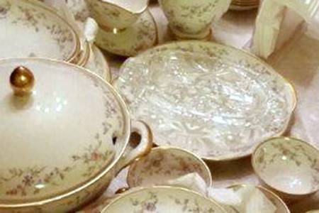 01095 Handled Cake Plate