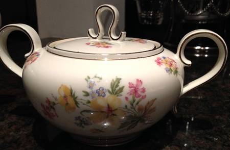 FR326 Sugar Bowl & Lid