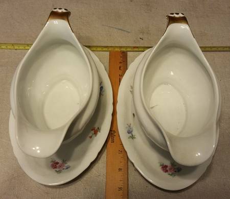 FR338 Gravy Boat with Attached Underplate