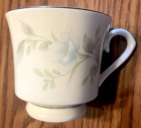 FCC203 Footed Cup