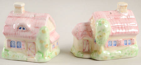 Village Green House Salt & Pepper Set