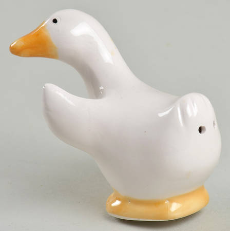 FIT191 Pepper Shaker by Fitz and Floyd