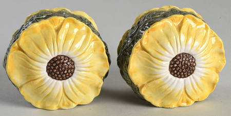 FIT282 Figural Salt & Pepper Set