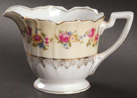 Hostess Creamer