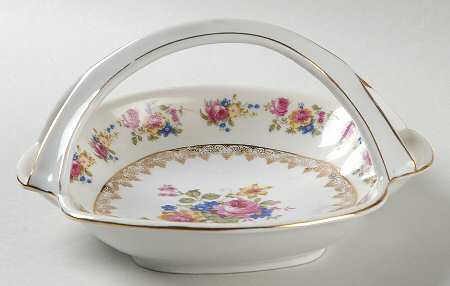 Hostess 7" Handled Basket