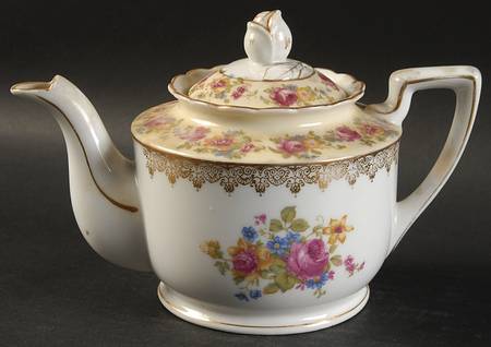 Hostess Mini Teapot & Lid