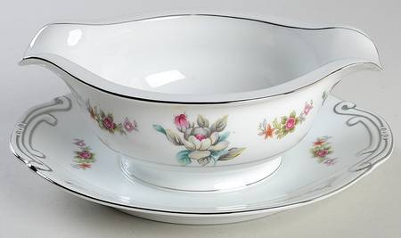 Southern Romance Gravy Boat with Attached Underplate