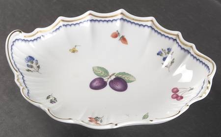 Italian Fruits (Antico Doccia) 9" Fluted Oval Tray