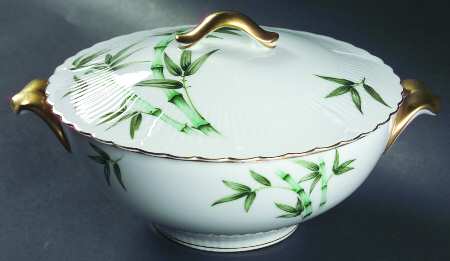 Bamboo (Scalloped) Round Covered Vegetable
