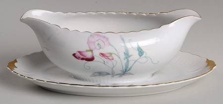 Sweet Pea Gravy Boat with Attached Underplate