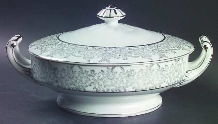 Star Dust Round Covered Vegetable