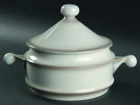 Lorraine 2 Qt Round Covered Casserole
