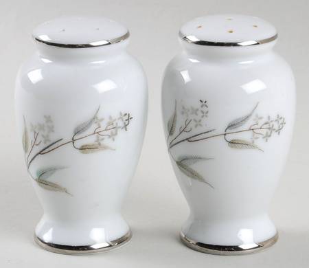 Alyson Salt & Pepper Set