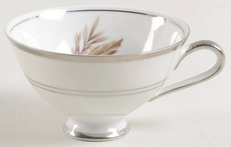 Lady Diana Footed Demitasse Cup