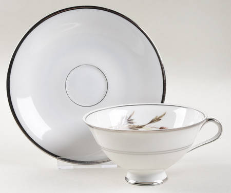 Lady Diana Footed Cup & Saucer Set