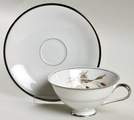 Lady Diana Footed Cup & Saucer Set