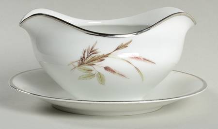 Lady Diana Round Gravy Boat/Attached Underplate