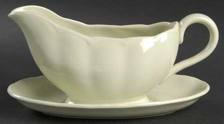 Almond Gravy Boat & Underplate