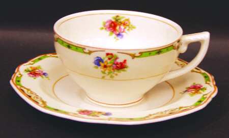 The Astoria Flat Cup & Saucer Set