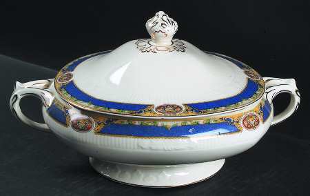 Chelmsford Round Covered Vegetable