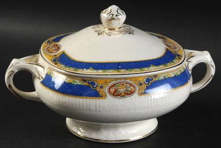 Chelmsford Sugar Bowl & Lid