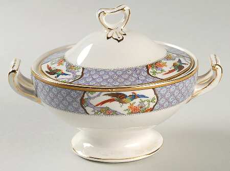 Queensbury Sugar Bowl & Lid