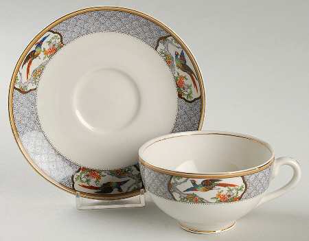 Queensbury Flat Cup & Saucer Set