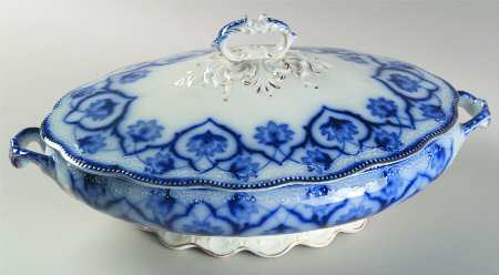 Haddon (Flow Blue) Oval Covered Vegetable
