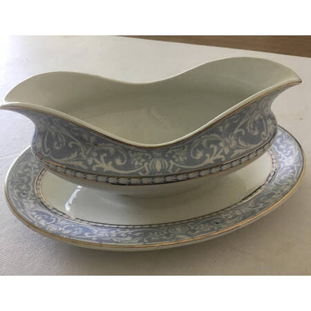 Jasper Gravy Boat with Attached Underplate