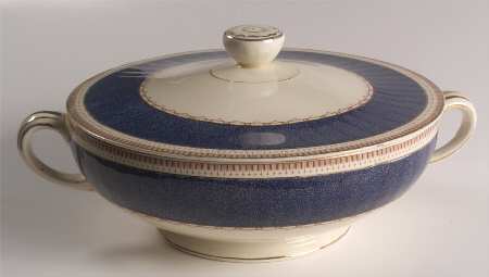 Melrose (Wide Blue Rim, Smooth) Round Covered Vegetable
