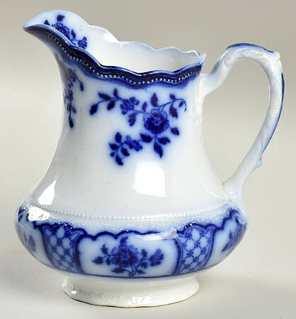 Melbourne (Flow Blue) 16 Oz Pitcher