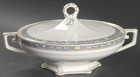 Monmouth (Smooth Edge) Round Covered Vegetable