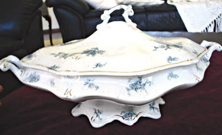 Teresa Oval Covered Vegetable