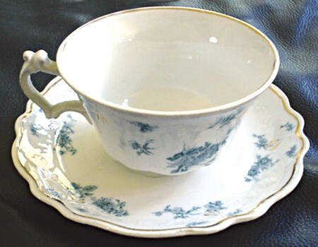 Teresa Flat Cup & Saucer Set