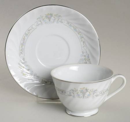 Bouquet Footed Cup & Saucer Set