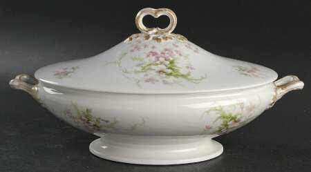 GUE52 Oval Covered Vegetable