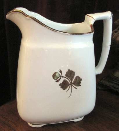 Tea Leaf Creamer