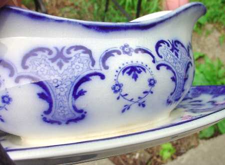 Alton Gravy Boat with Attached Underplate