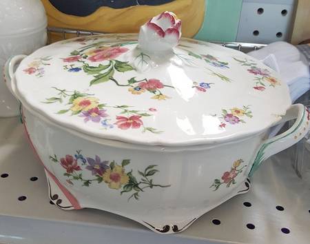 Springfield Round Covered Vegetable