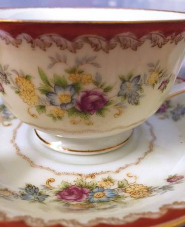 GOC22 Footed Cup & Saucer Set