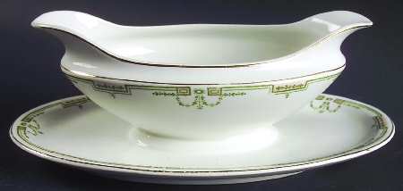 Riviera Gravy Boat with Attached Underplate