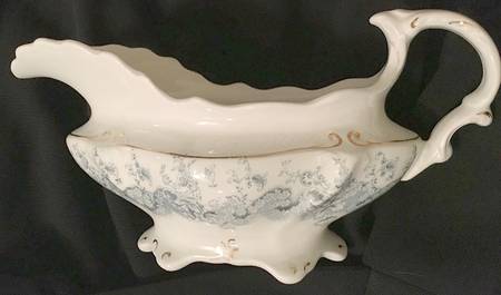 Wreath Blue Gravy Boat