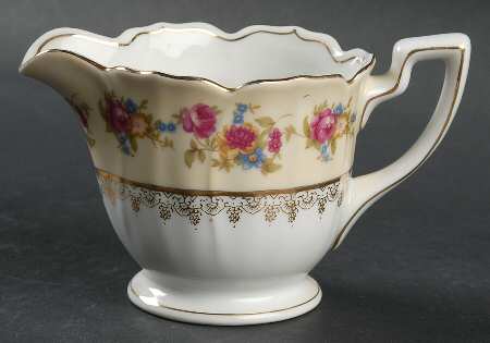 Hostess Creamer