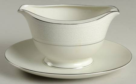 Leeann Gravy Boat with Attached Underplate by Guild Fine China