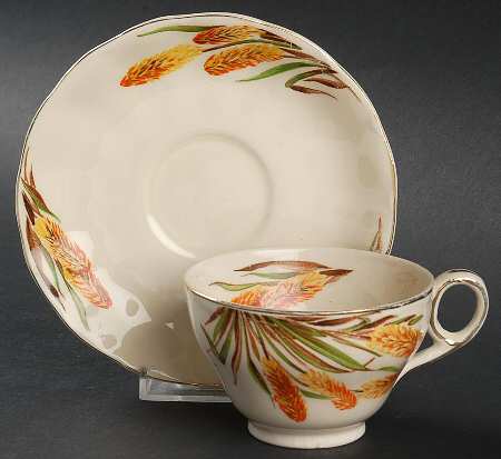 GRI207 Footed Cup & Saucer Set