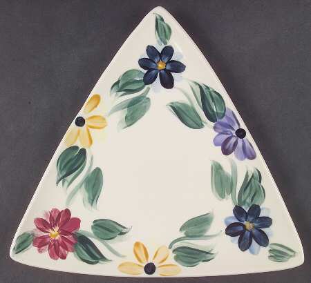 Daisy Chain Triangular Salad Plate