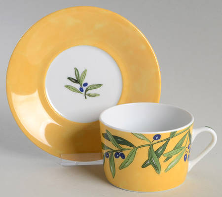 Ouliveiro Flat Cup & Saucer Set
