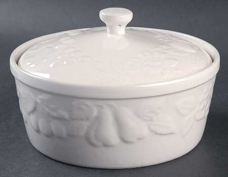 Fruit 2 Pt Round Covered Casserole